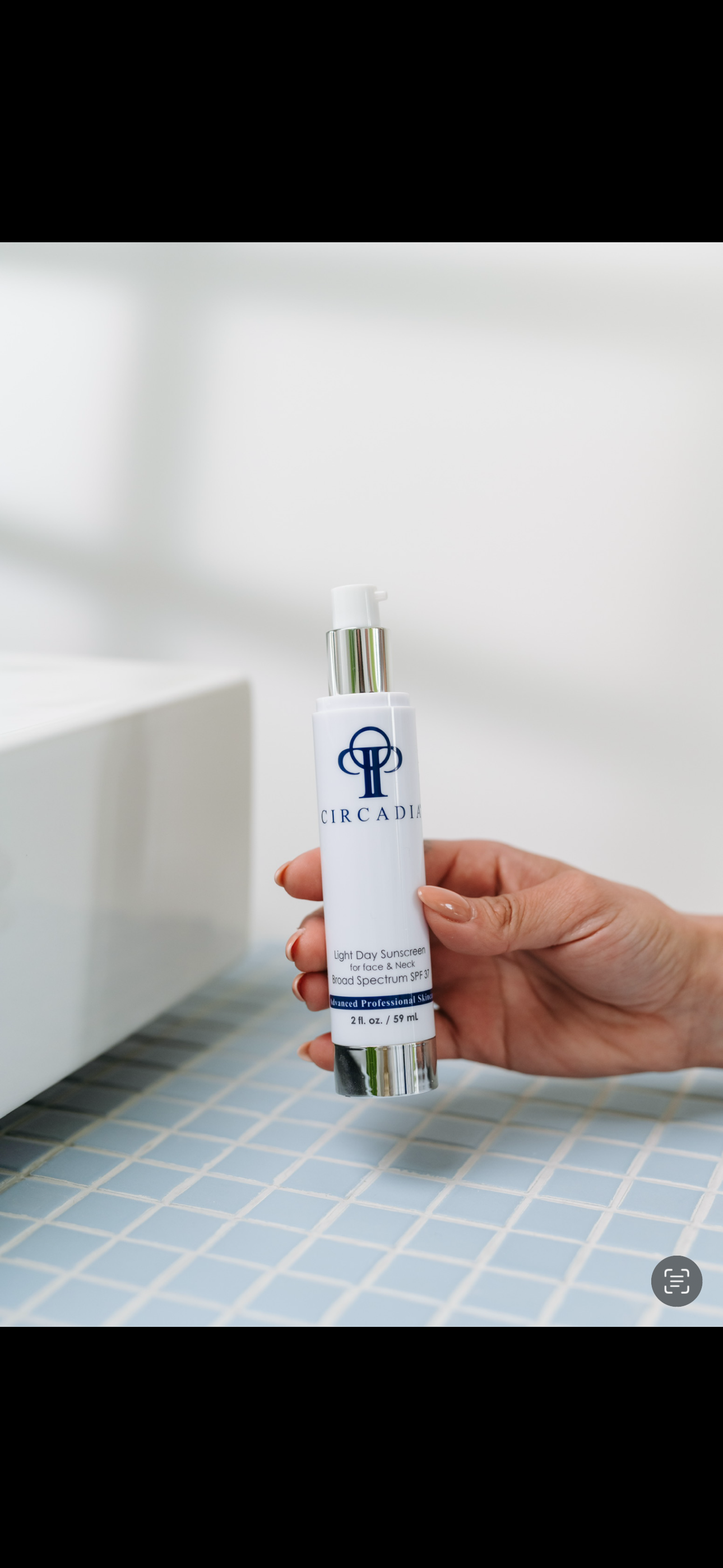 Light Day Sunscreen Broad Spectrum SPF-37